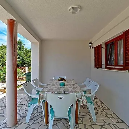 2205 Ξενοδοχείο 2*